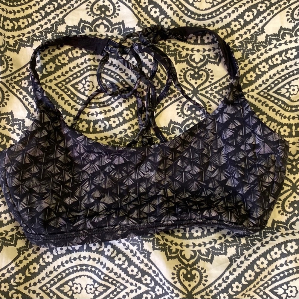 Lululemon Free to Be Bra (Rare)